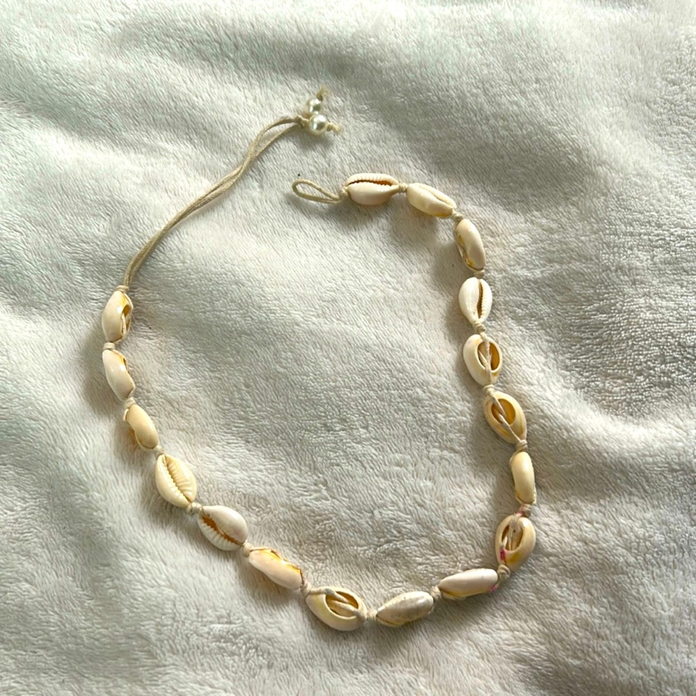 Shell Necklace/ Choker with Pearls